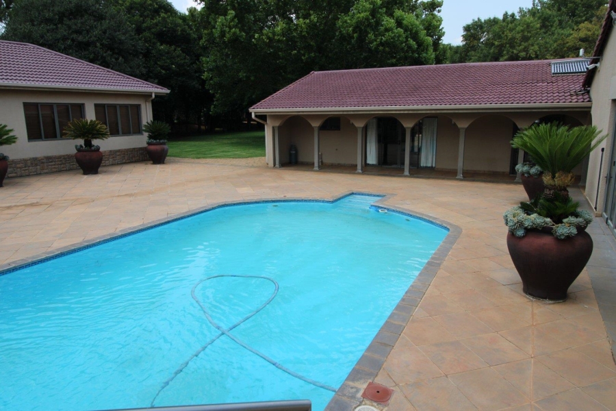 11 Bedroom Property for Sale in Van Der Hoff Park North West